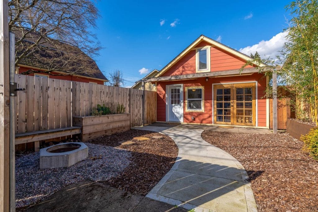 Bend Real Estate Photographer Wasim Muklashy Real Estate Photographer Bend High Desert Real Estate Photographer Oregon Real Estate Photographer Portland Real Estate Photographer Real Estate Photography Bend Real Estate Photography Pricing Contact Bend Real Estate Photographer Wasim Airbnb Photography Bend Airbnb Photographer Bend