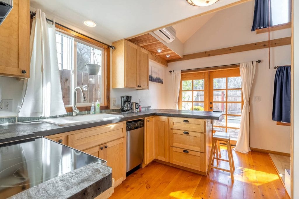 Bend Real Estate Photographer Wasim Muklashy Real Estate Photographer Bend High Desert Real Estate Photographer Oregon Real Estate Photographer Portland Real Estate Photographer Real Estate Photography Bend Real Estate Photography Pricing Contact Bend Real Estate Photographer Wasim Airbnb Photography Bend Airbnb Photographer Bend
