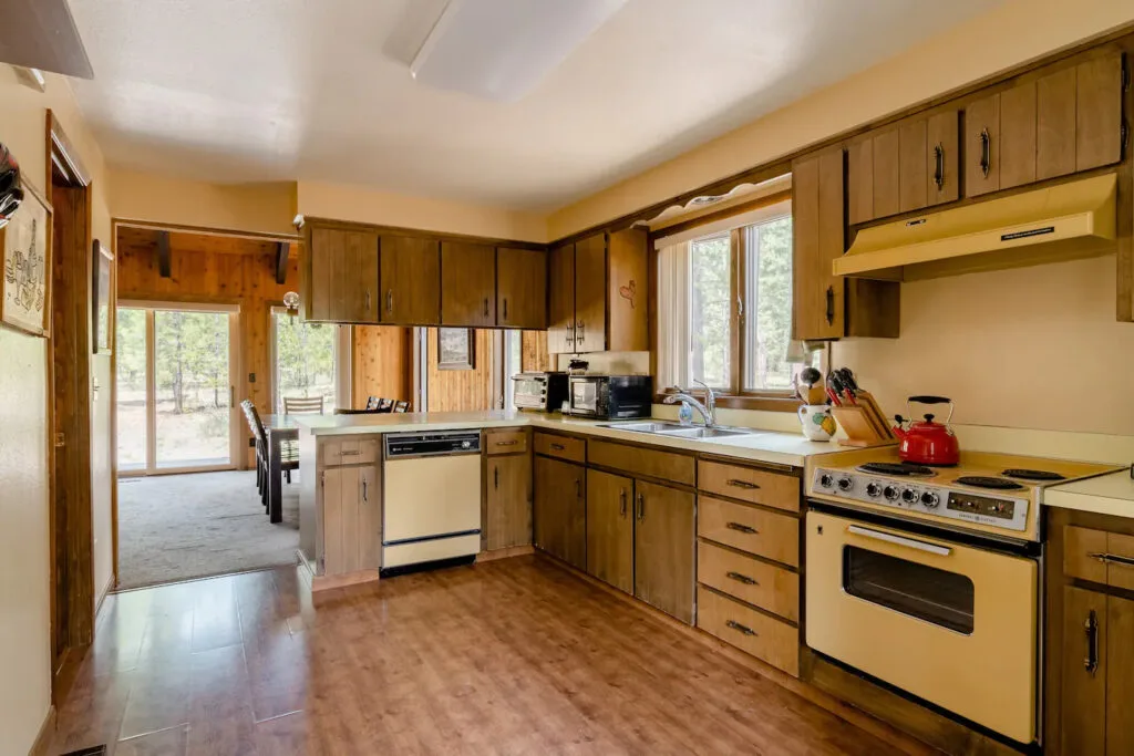 Bend Real Estate Photographer Wasim Muklashy Real Estate Photographer Bend High Desert Real Estate Photographer Oregon Real Estate Photographer Portland Real Estate Photographer Real Estate Photography Bend Real Estate Photography Pricing Contact Bend Real Estate Photographer Wasim