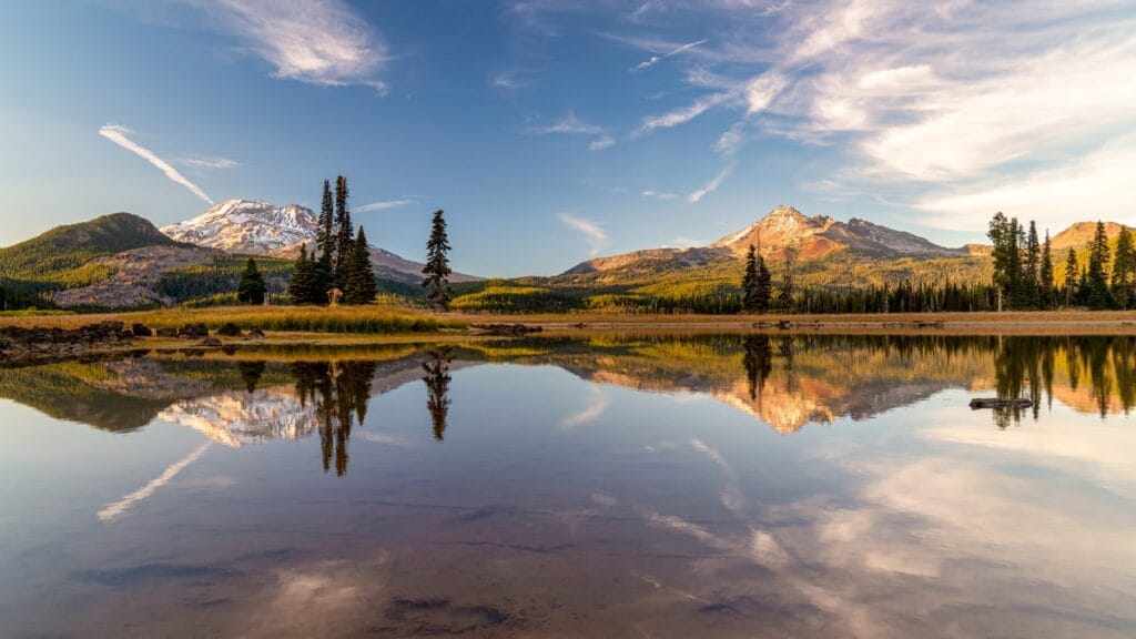 Sparks Lake Oregon Bend Oregon Three Sisters Cascade Mountains_Bend real estate photographer Wasim
