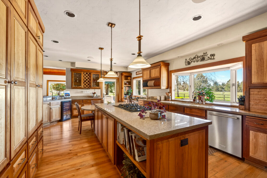 Central Oregon real estate photography — Bend, Redmond & Sisters — by Wasim